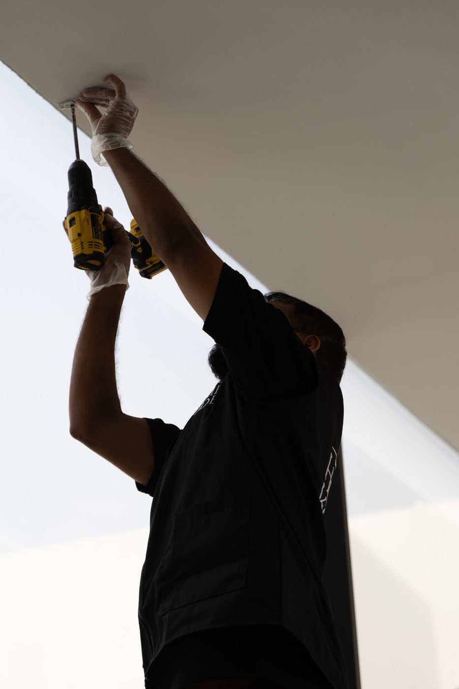 Installing the curtain rail